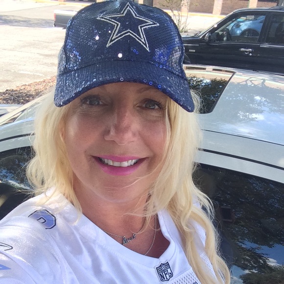 Meet your Posher, TJ - Picture 4 of 8